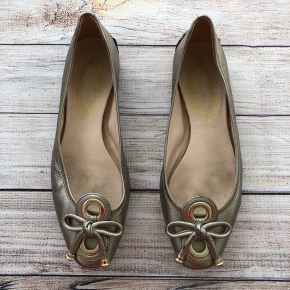 tahari flats